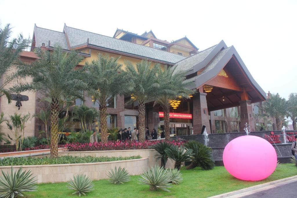 Отель Ramada Plaza Xishuangbanna Экстерьер фото