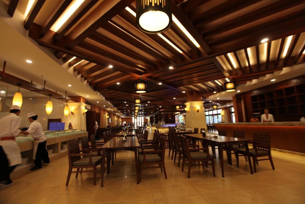 Отель Ramada Plaza Xishuangbanna Экстерьер фото