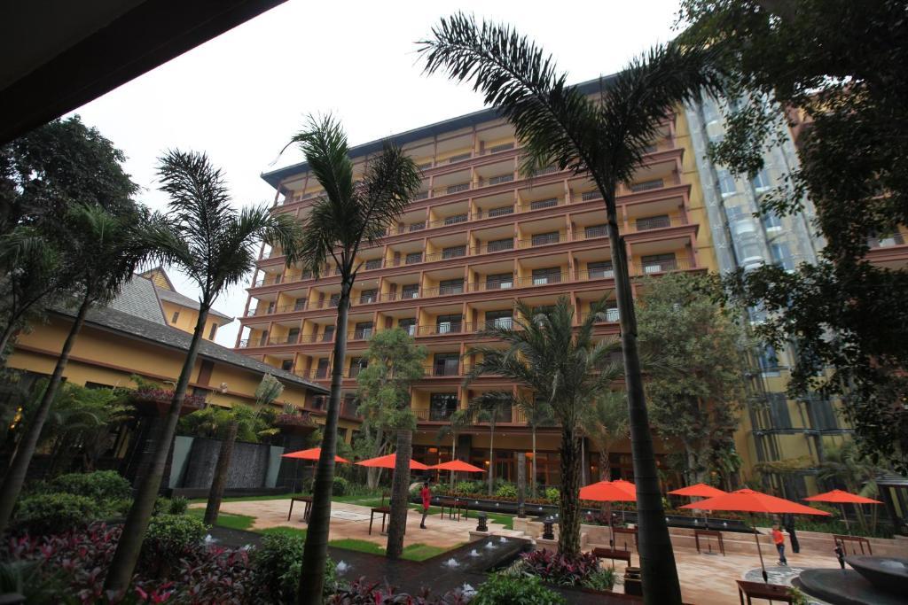 Отель Ramada Plaza Xishuangbanna Экстерьер фото
