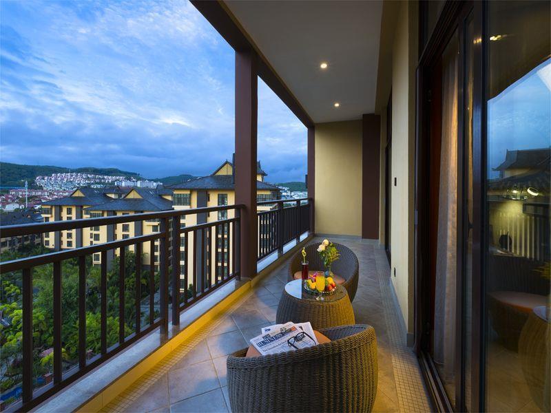 Отель Ramada Plaza Xishuangbanna Экстерьер фото